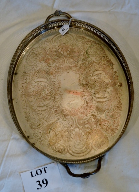 A silver plated galleried tray est: £25-£45 (K3)