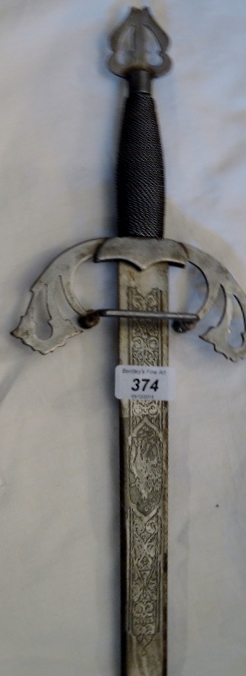 A replica sword 'El Cid' est: £20-£30