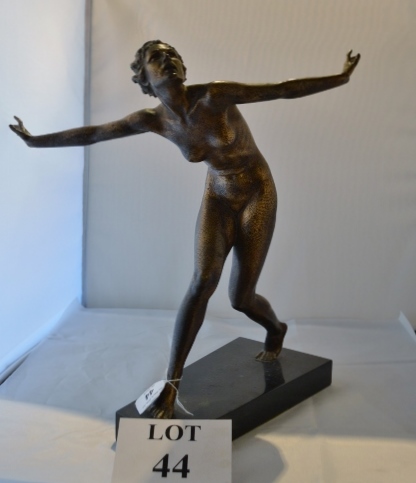 An Art Deco bronze of a lady est: £500-£800 (K2)