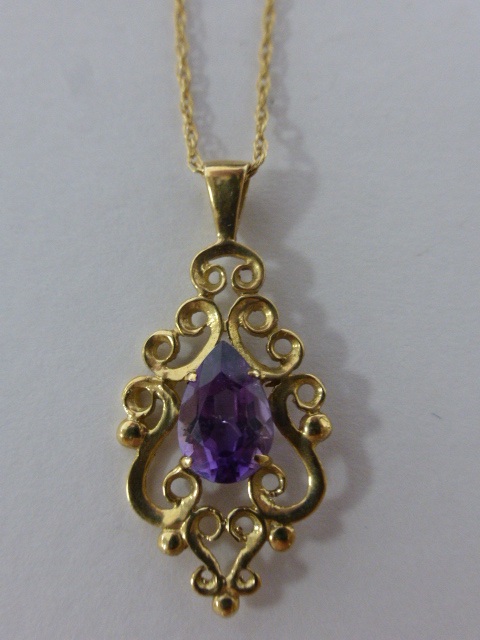 A 9ct gold Amethyst set pendant necklace
