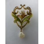 An 18ct gold (tested) Art Nouveau brooch