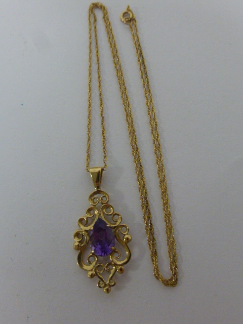 A 9ct gold Amethyst set pendant necklace - Image 2 of 3