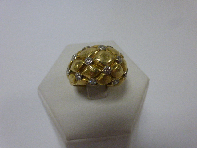 18ct gold and Diamond set ring, size N/O, 11.