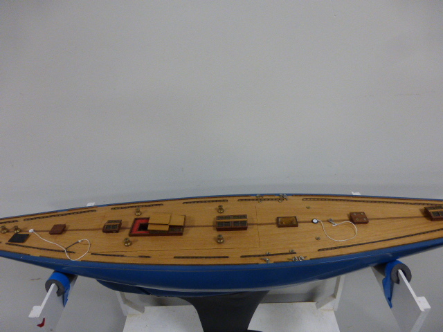 Remote Controlled Kit built Model Yacht "Endeavour" Amati 1/35 scale J class 1934 America`s Cup - Image 3 of 4