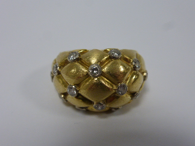 18ct gold and Diamond set ring, size N/O, 11. - Image 2 of 5