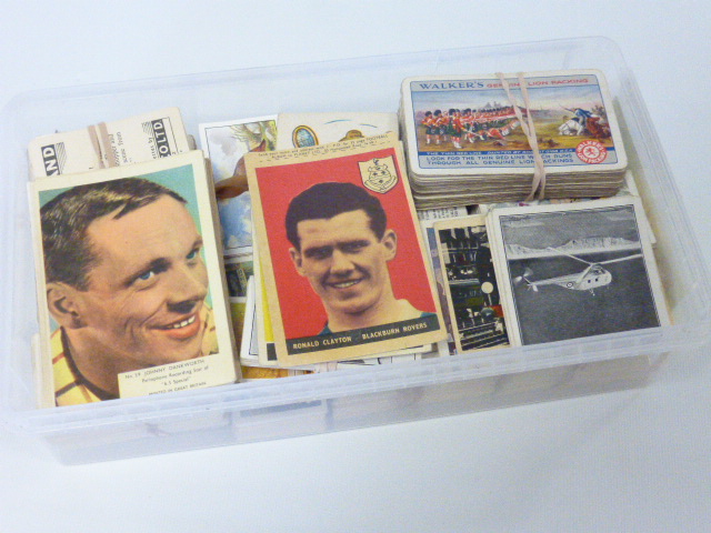 Large quantity of Tea and trade cards inc A&BC, Cardmaster, ATV Dotto & Snap,