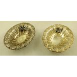 ELKINGTON & CO. A PAIR OF LATE VICTORIAN PIERCED SILVER OVAL SWEETMEAT DISHES, Birmingham 1897, 15cm