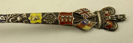 LEVI & SALAMAN A SILVER AND ENAMELLED COMMEMORATIVE SPOON for Table Bay and Table Mountain, Cape - Image 3 of 4