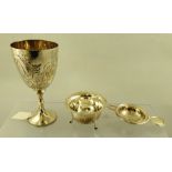 A GEORGE V SILVER GOBLET, floral decorated on plain stem, London 1920, 16cm high, together with a