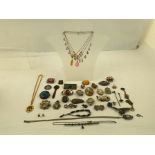 AN ASSORTMENT OF COSTUME AND SILVER JEWELLERY to include a "Ruskin" turquoise brooch, marcasite