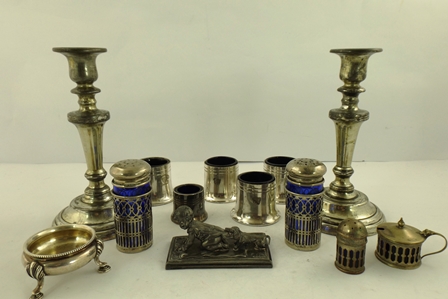 A PAIR OF 19TH CENTURY PEWTER CANDLESTICKS with push rods, 20cm high together with a QUANTITY OF