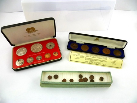 A PAPUA NEW GUINEA PROOF COIN SET AND OTHER COINS VARIOUS