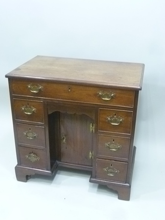 AN 18TH CENTURY GEORGIAN MAHOGANY DESK of pedestal form, fitted one long and six small drawers, with - Image 2 of 3