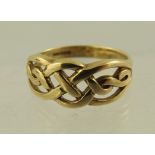 AN EDWARDIAN 9CT GOLD PLAITED KNOT RING, Birmingham 1904, size P