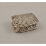 THOMAS DONES A MID 19TH CENTURY SILVER VINAIGRETTE, having acanthus leaf chased decoration, gilded