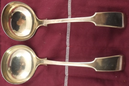 ARTHUR PRIESTLEY & CO. A PAIR OF SILVER BLADED BUTTER KNIVES, having chased decoration with ivory - Image 2 of 8