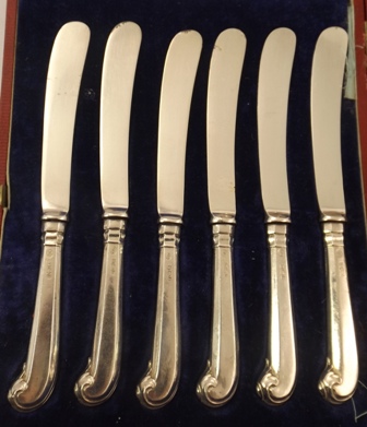 A SET OF SIX SILVER TEASPOONS, cased, together with two sets of six silver handled TEA KNIVES, - Image 3 of 7