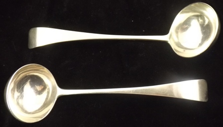 CHAWNER & CO. (GEORGE WILLIAM ADAMS) A PAIR OF VICTORIAN SILVER SAUCE LADLES, London 1871, 93g.