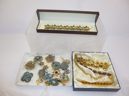 A COLLECTION OF COSTUME JEWELLERY, 21 pieces 1940's/50's to include a signed bracelet, mostly