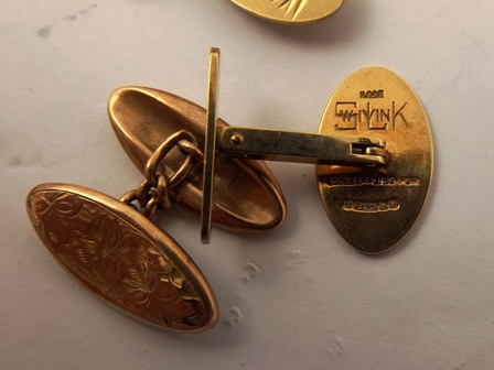 FOUR PAIRS OF 9CT GOLD CUFFLINKS, various designs and a 9CT GOLD TIE PIN, 20g - Image 4 of 5