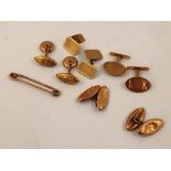 FOUR PAIRS OF 9CT GOLD CUFFLINKS, various designs and a 9CT GOLD TIE PIN, 20g