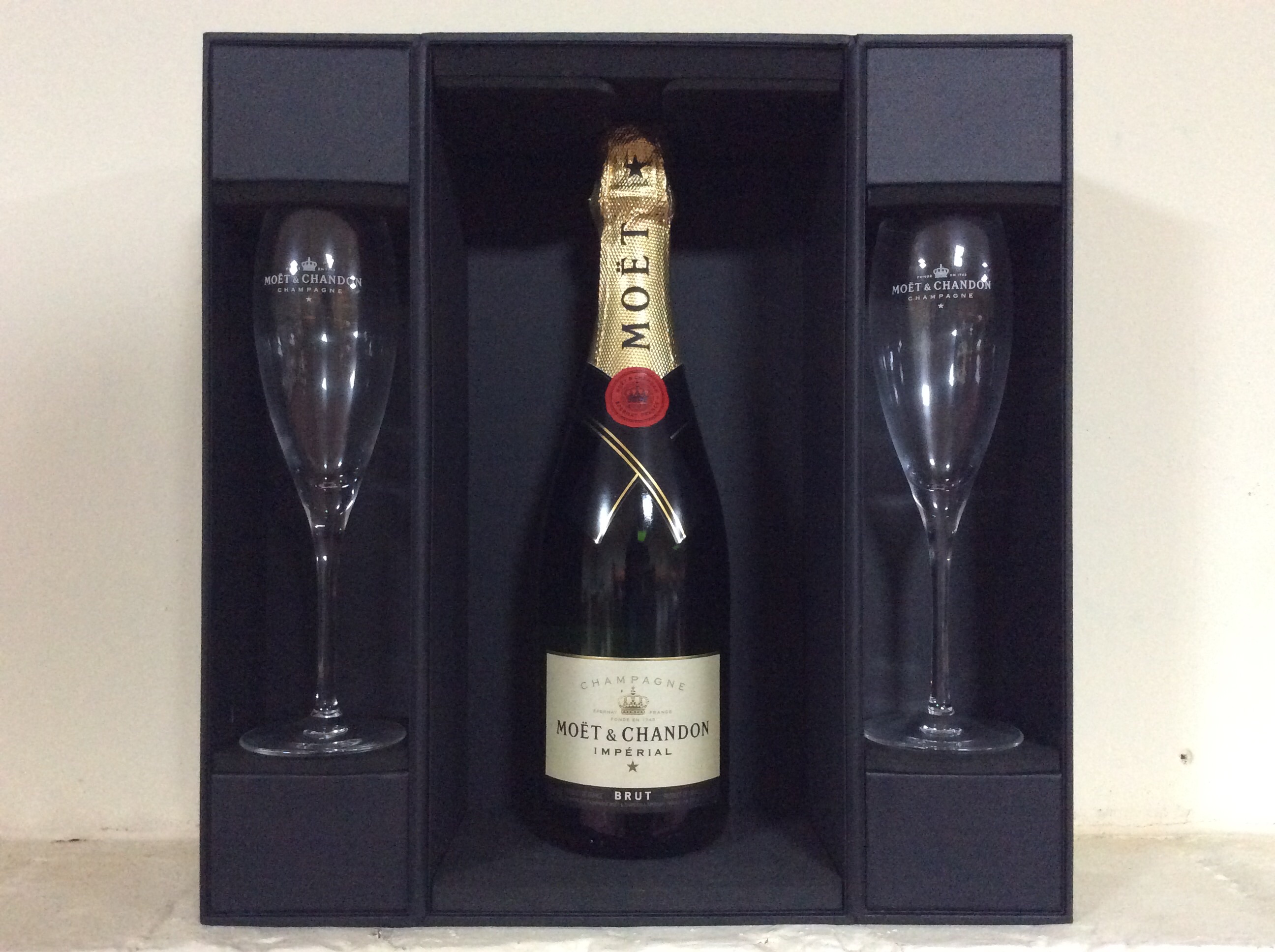 *Moet & Chandon Champagne Gift Set. 1 bottle of Moet NV and 2 etched flutes.