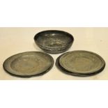 An early 19th century pewter Plate, 9" (23cms) diameter, four others, and a pewter Bowl.