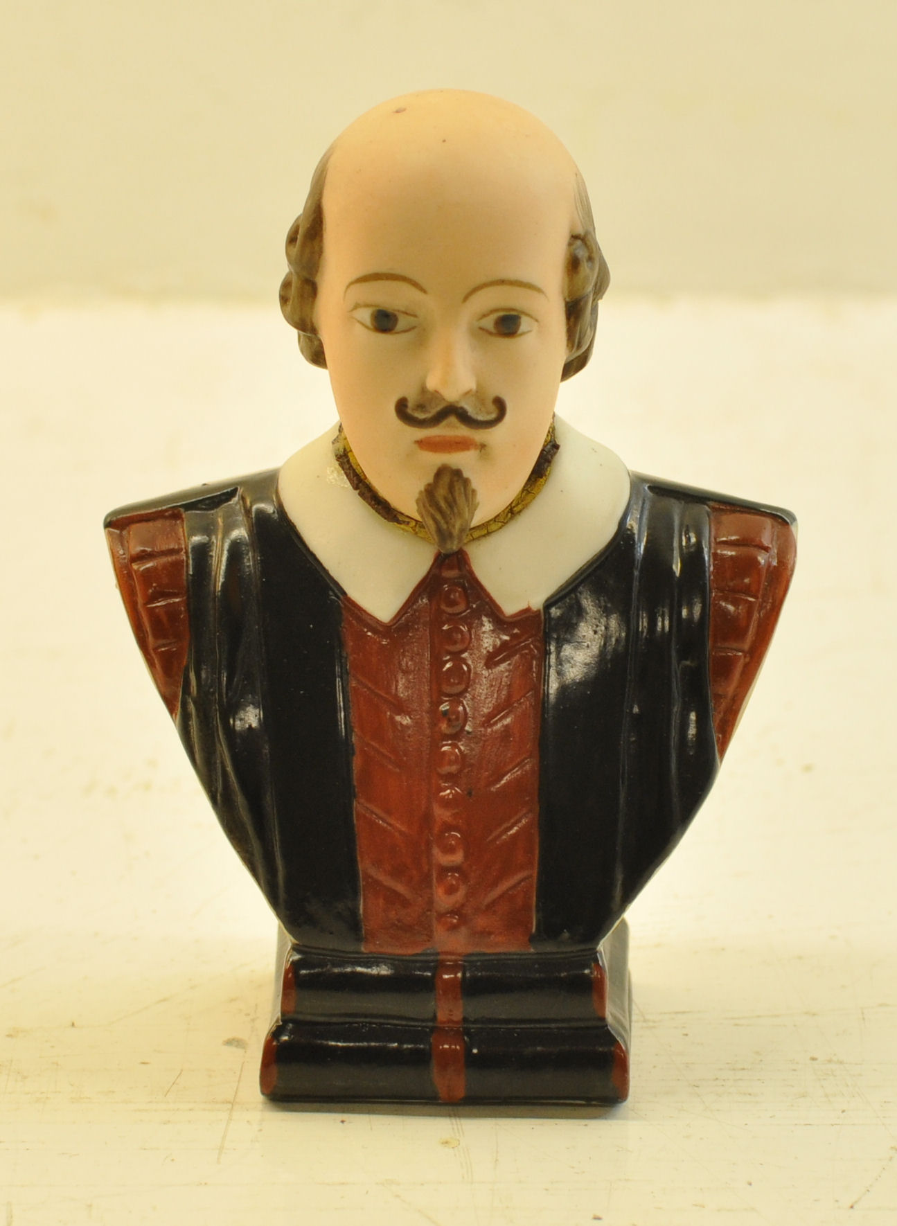 A Goss Bust of Shakespeare published by William Pearce, Stratford upon Avon, 4" (10cms) high.