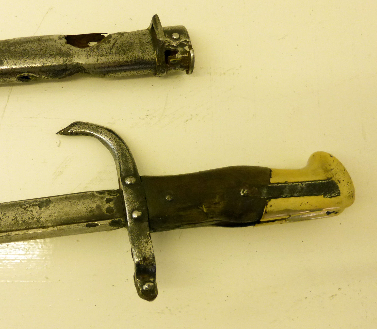 A Victorian 1845 pattern Sword for Indian Service, the engraved blade and brass hilt both - Image 2 of 4