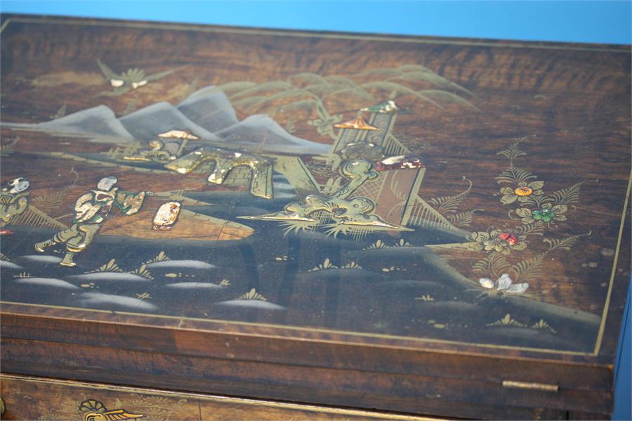 A small oriental lacquered bachelor's chest, the top folds over to reveal a leather inset below 4 - Image 4 of 5