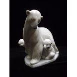 Lladro Polar bear group, bear with two cubs, 16cm in height (boxed)