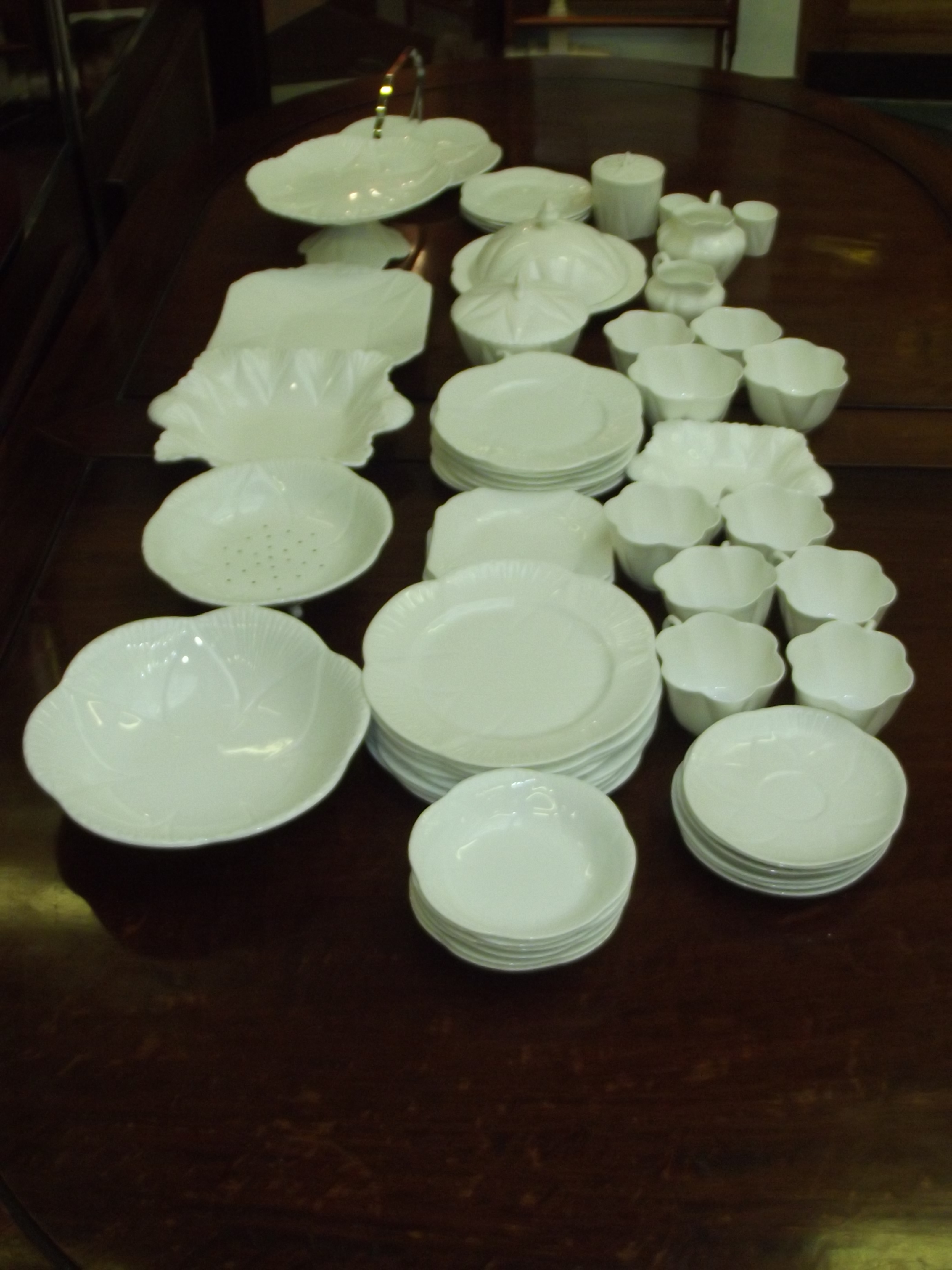 60 pieces of Shelley fine bone china, set to include cups, saucers, milk jugs, egg cups, tureens and