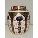 Large Royal Crown Derby lidded ginger jar in the 1128 pattern, height 22cm (seconds)