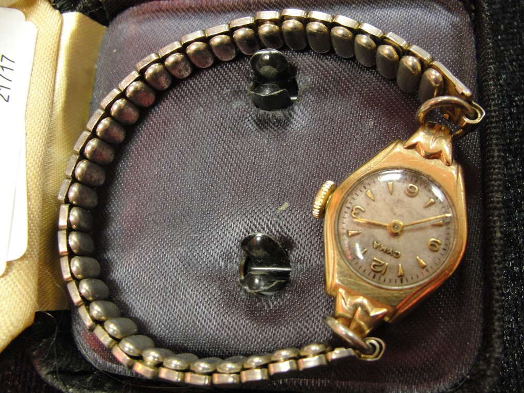 A 9ct ladies Cyma wristwatch