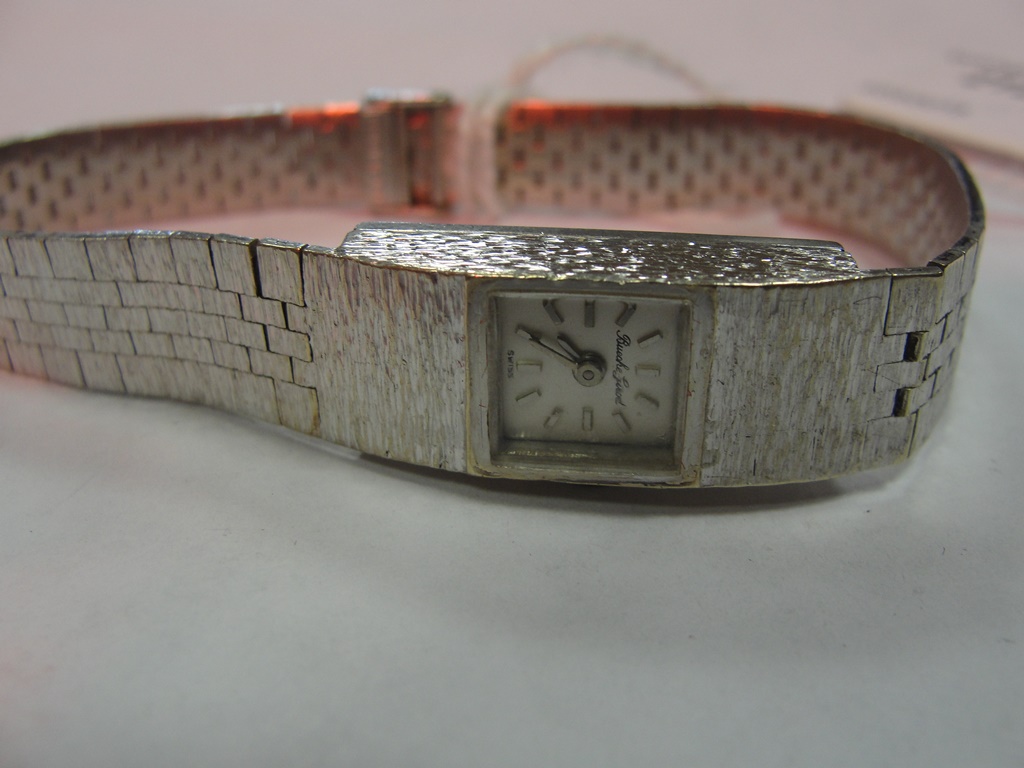 A 9ct Beuche Girod ladies wristwatch