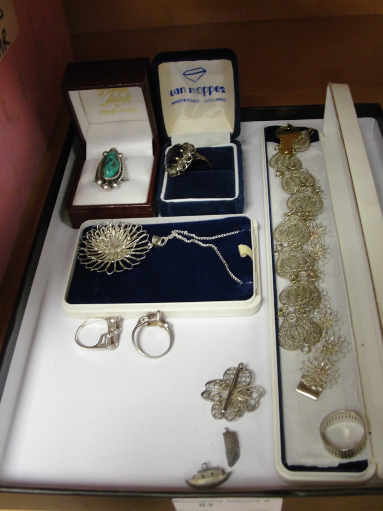 A quantity of silver jewellery to inc ri