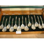 A cased set of 12 Apostle spoons (Birmin