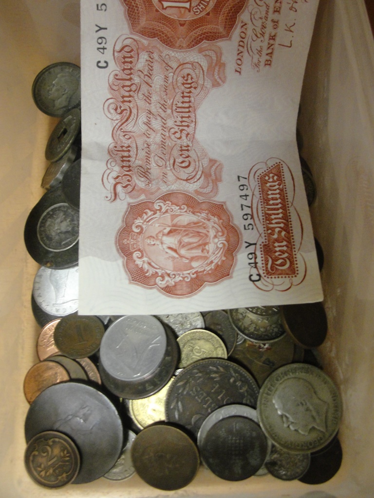 A quantity of coins to inc hammered, pre-47 and an O'Brien 10/- note