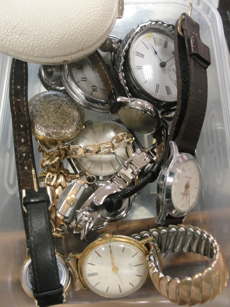 A quantity of watches, predominantly wristwatches and pocket examples