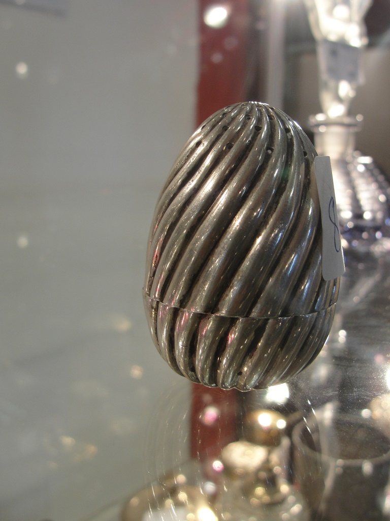 An Italian silver weighted pepperette by Giacche - Image 2 of 2