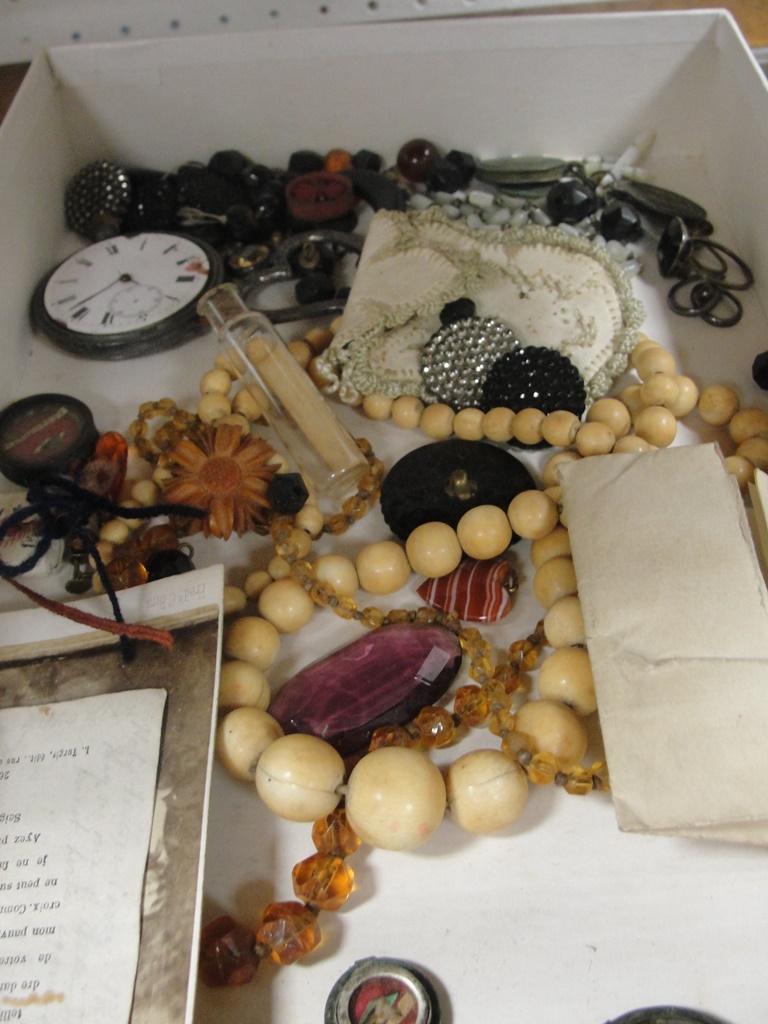 A quantity of vintage dress jewellery to inc early 20th century cased religious artefacts