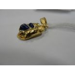 A high carat Egyptian scarab pendant