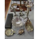 A quantity of EPNS to inc a cased muffin fork, bon bon dishes, cruet,