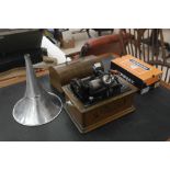 An Edison Std phonograph, Serial No 5151202,