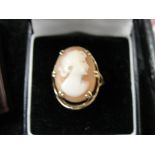 A 9ct gold cameo ring
