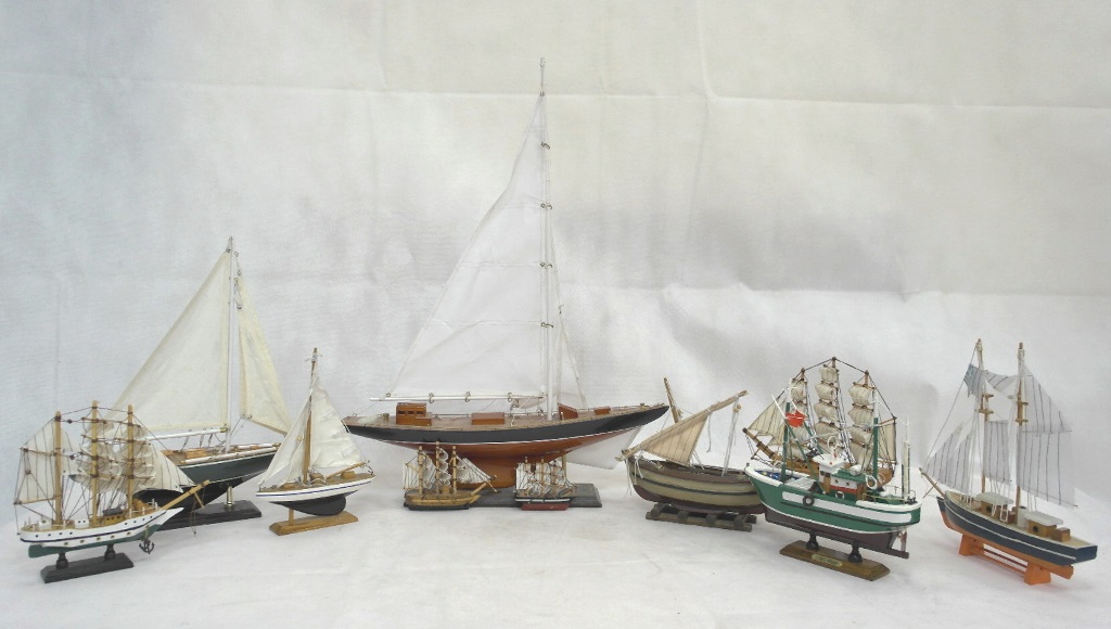 A quantity of model boat/pond yachts