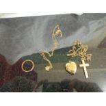 A quantity of 9ct items to inc chain, locket, crucifix,