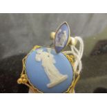 A 9ct gold Wedgwood brooch & ring