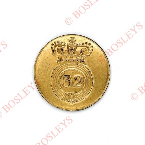 32nd (Cornwall) Regiment of Foot Georgian Officer's gilt flat-back coatee button.. A fine scarce