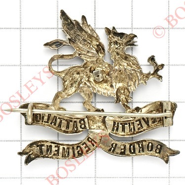 11th (Lonsdale) Battalion Border Regiment 1914 hallmarked silver cap badge.A fine rare die-stamped - Image 2 of 2